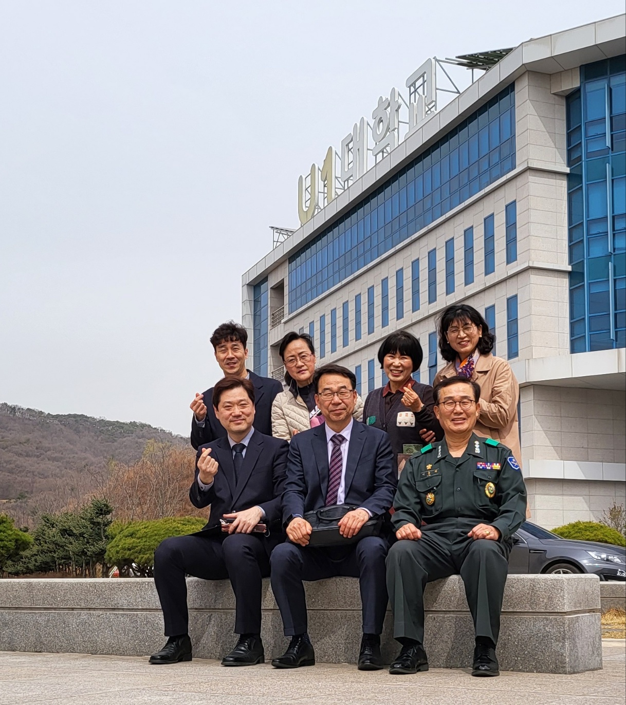 oo교회주관으로 학과를 위해 위문예배를 드렸습니다.